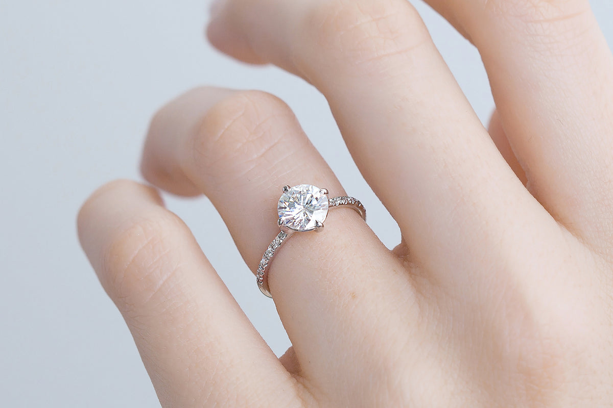 Minimal Compass Solitaire – S. Kind & Co