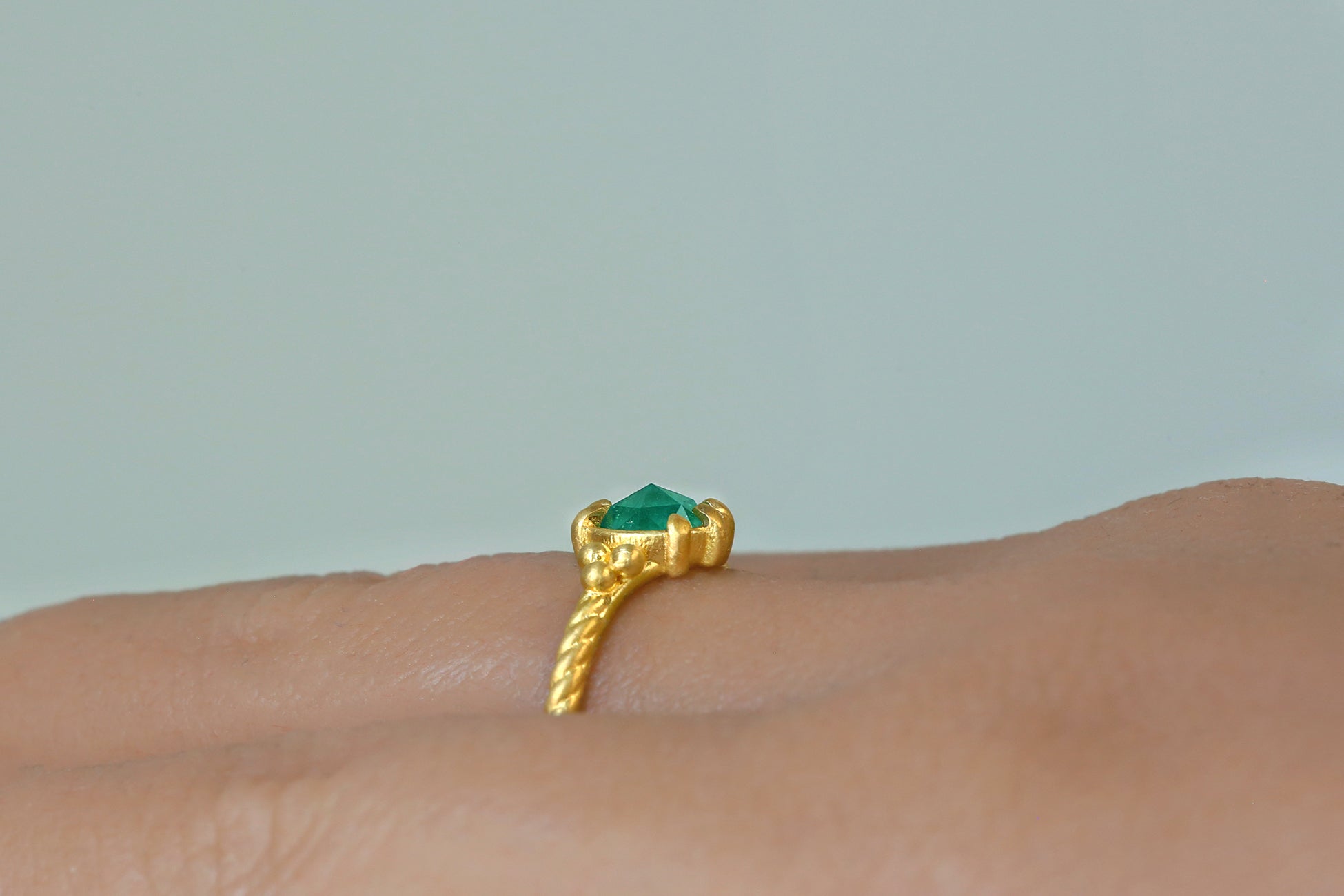 22k Recycled Gold and Emerald Rose Cut Faye Ring - S. Kind & Co